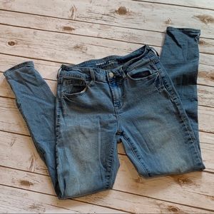 Old Navy Rockstar Light Wash Mid Rise Distressed